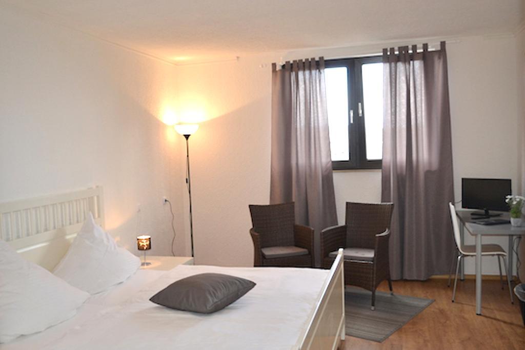 Hotel Garni Zum Dorfbrunnen Bornheim  Ngoại thất bức ảnh